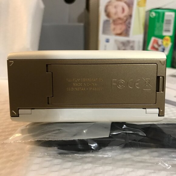 Fujifilm Instax Share SP‑2 Smartphone Printer Kit- Gold- New in Box + Bonus Film - Picture 9 of 13